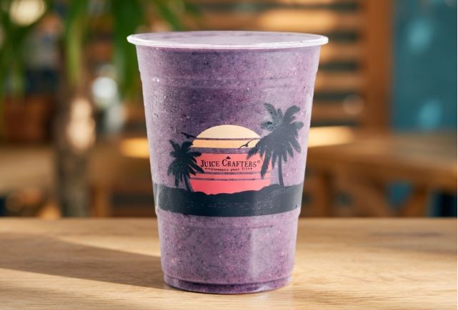Blue Bird cold-pressed cold-pressed smoothie — Almond milk, blueberries, dates, almonds, walnuts & agave